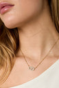 Goudenketting elegante dame