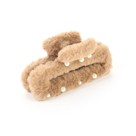 Fluffy haarclip met parels