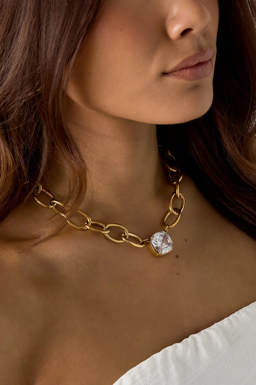 Statement Ketting met Kristalhanger – Goudkleurig