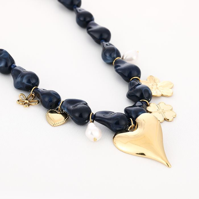 Kralenketting met Bedels & Gouden Elementen | Boho Sieraad
